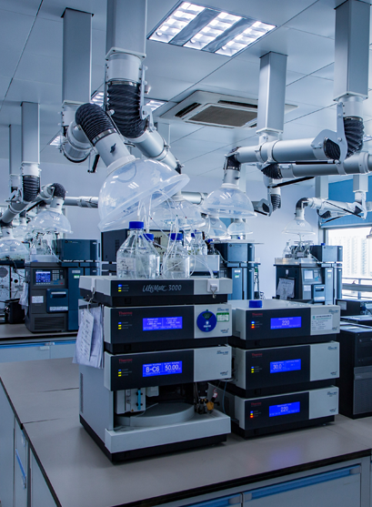 JYMedtech CDMO laboratory with HPLC equipment for quality control and analytical testing of peptide and API products